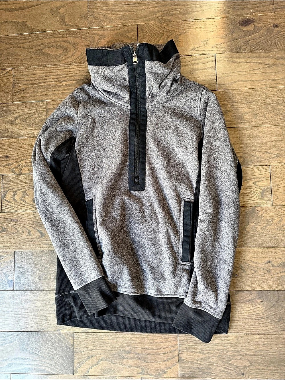Lululemon Fleece Funnel Neck Pullover Women's Gray & Black Size 6